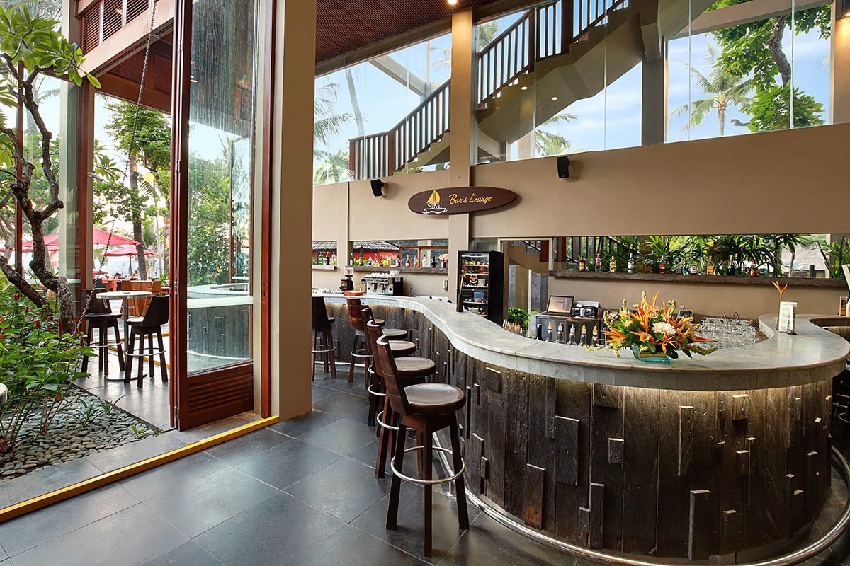 Legian Beach Hotel