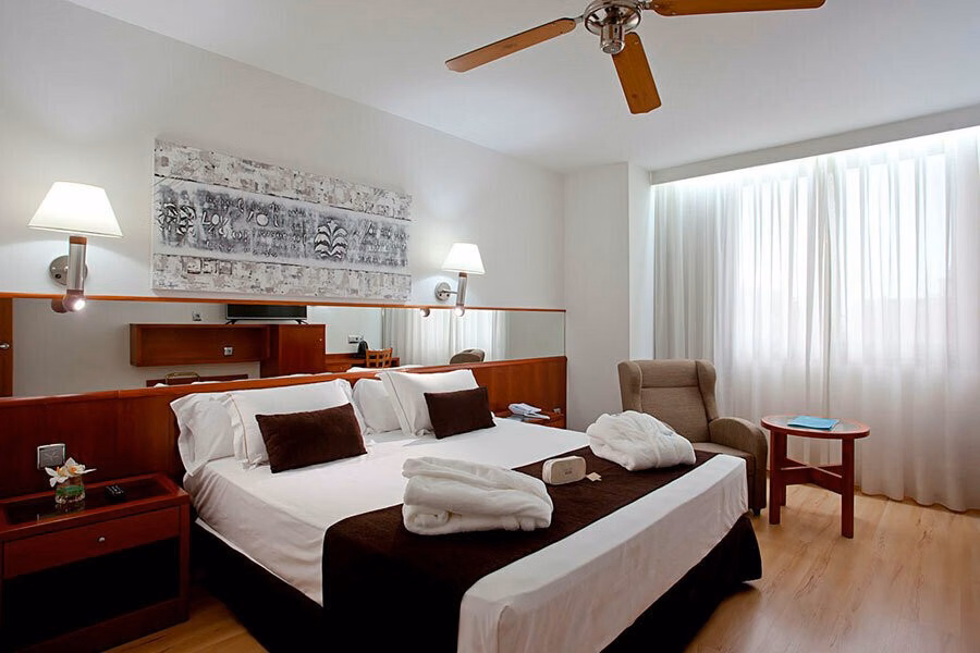 Ilunion Les Corts Spa Hotel