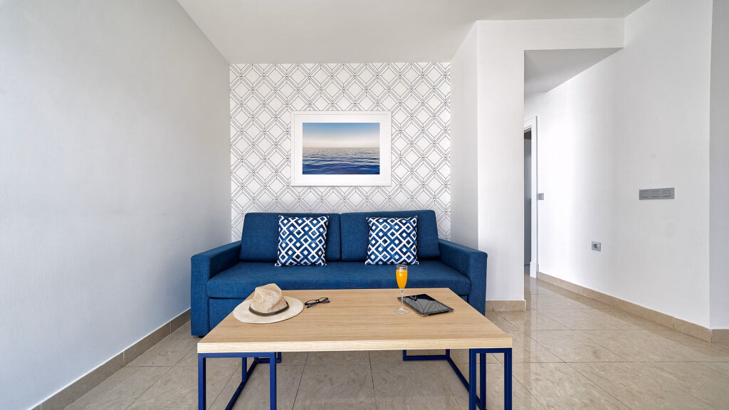 Broncemar Beach Suites Hotel