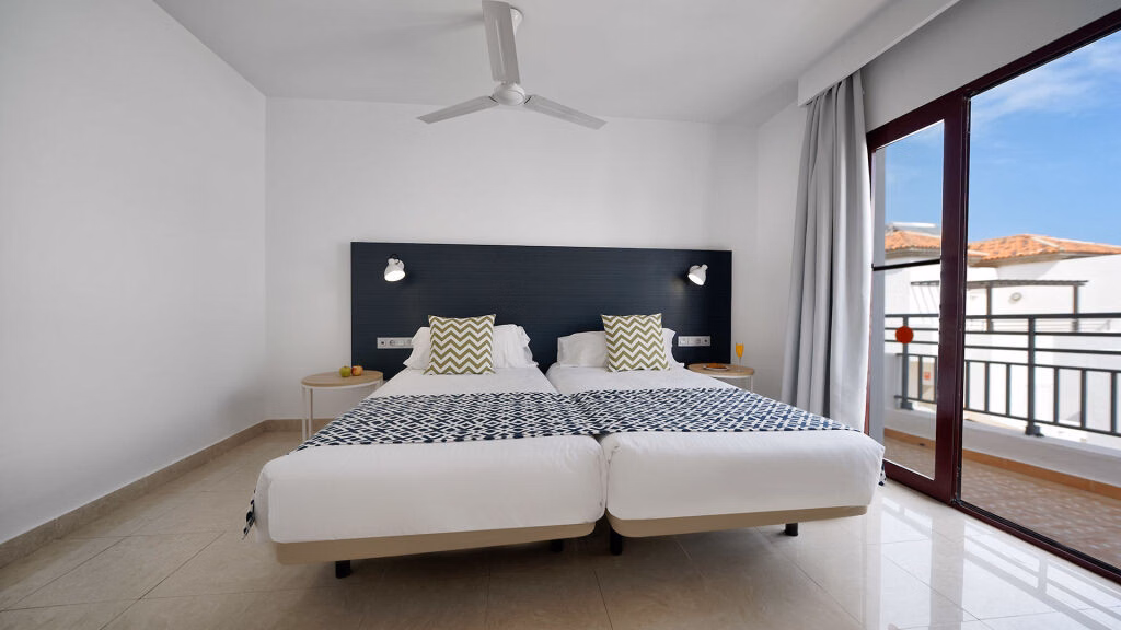 Broncemar Beach Suites Hotel