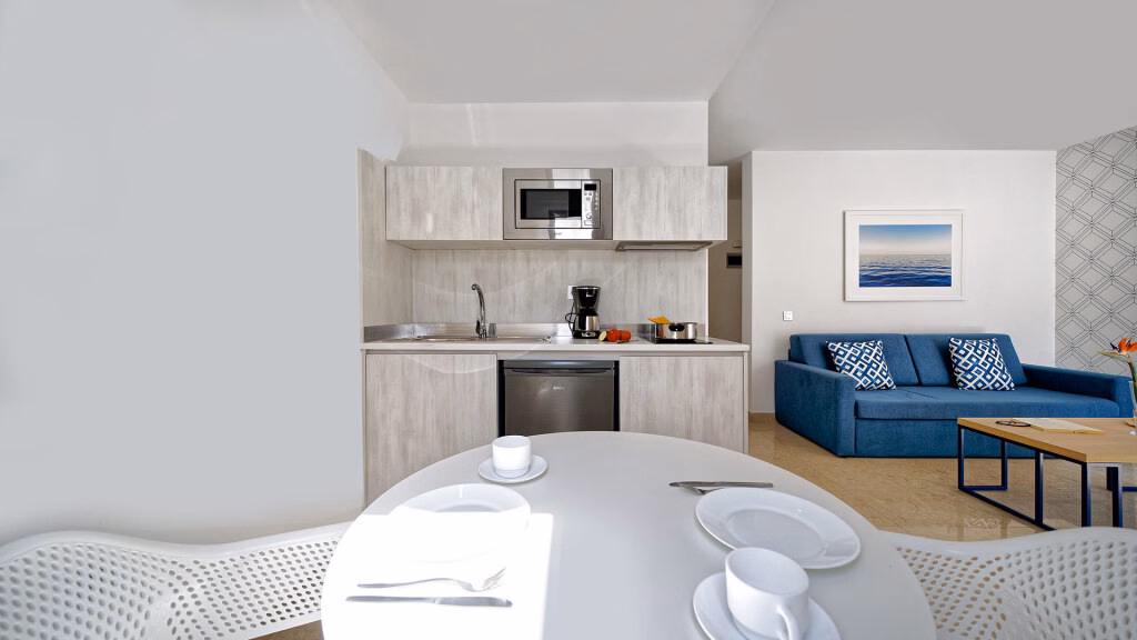 Broncemar Beach Suites Hotel