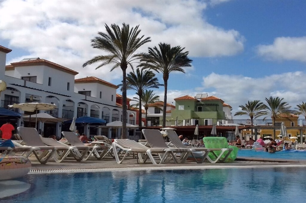 Broncemar Beach Suites Hotel