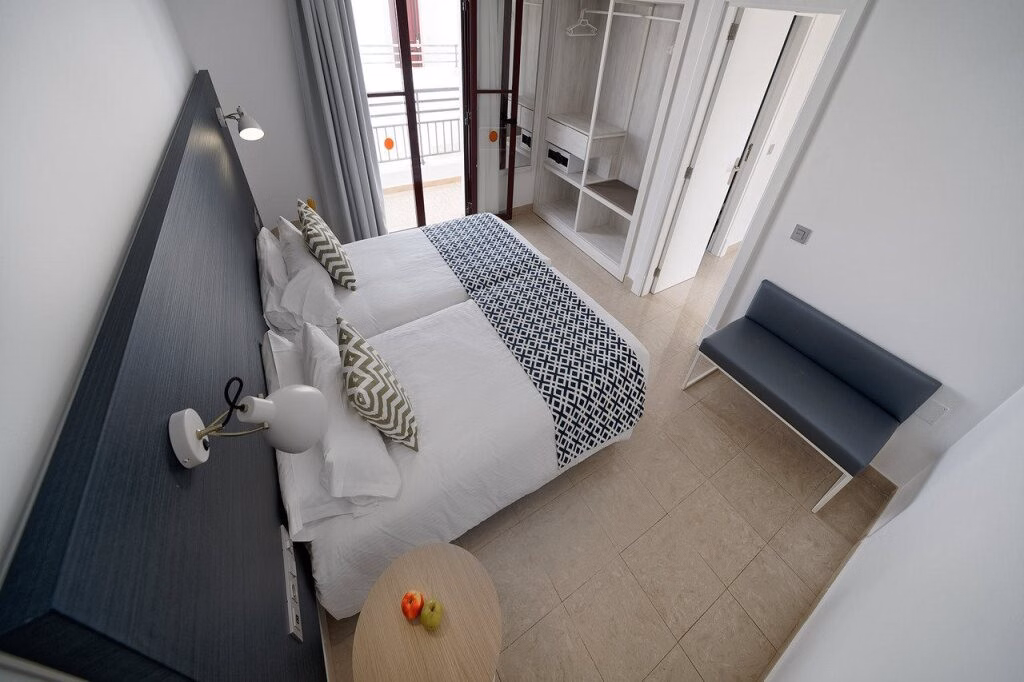 Broncemar Beach Suites Hotel