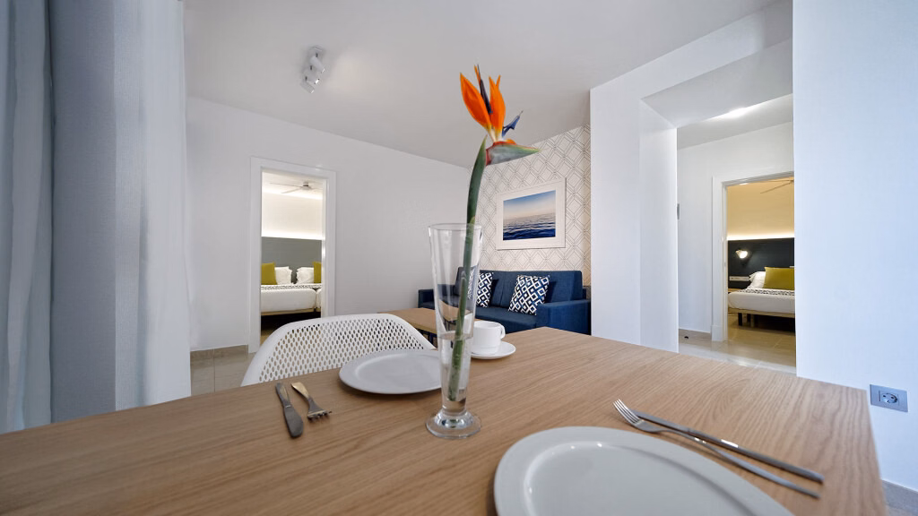 Broncemar Beach Suites Hotel