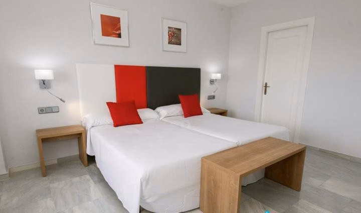 Aparthotel First Flatotel International
