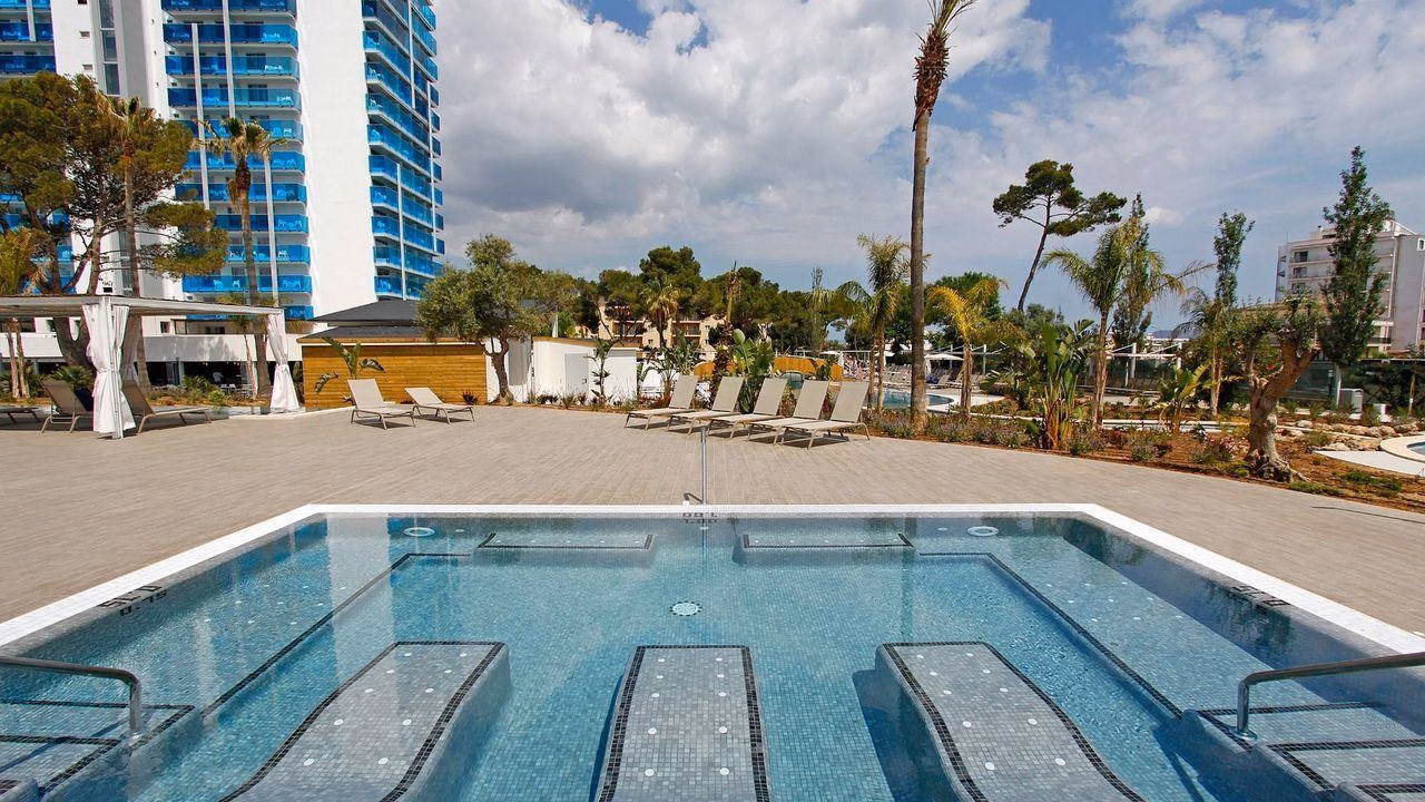BG Hotel Tonga Tower