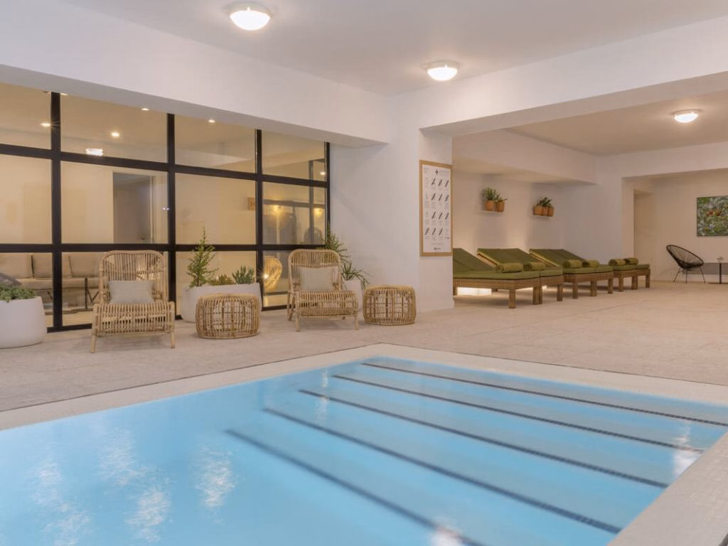 HM Ayron Park – Adults Only