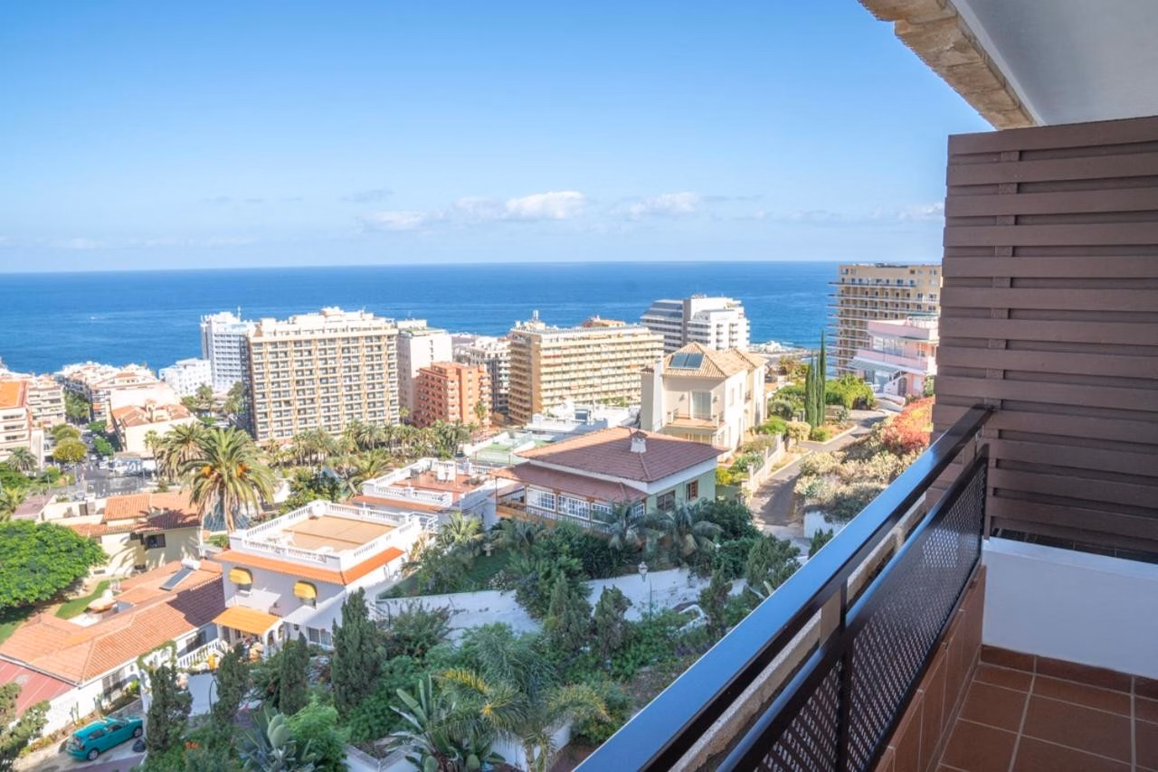 FERGUS Puerto de la Cruz