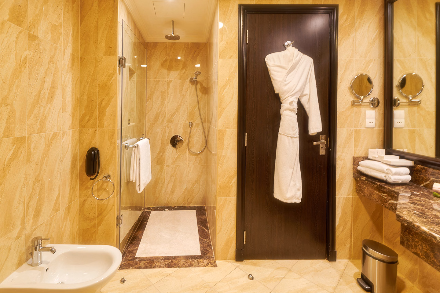 Bahi Ajman Palace Hotel