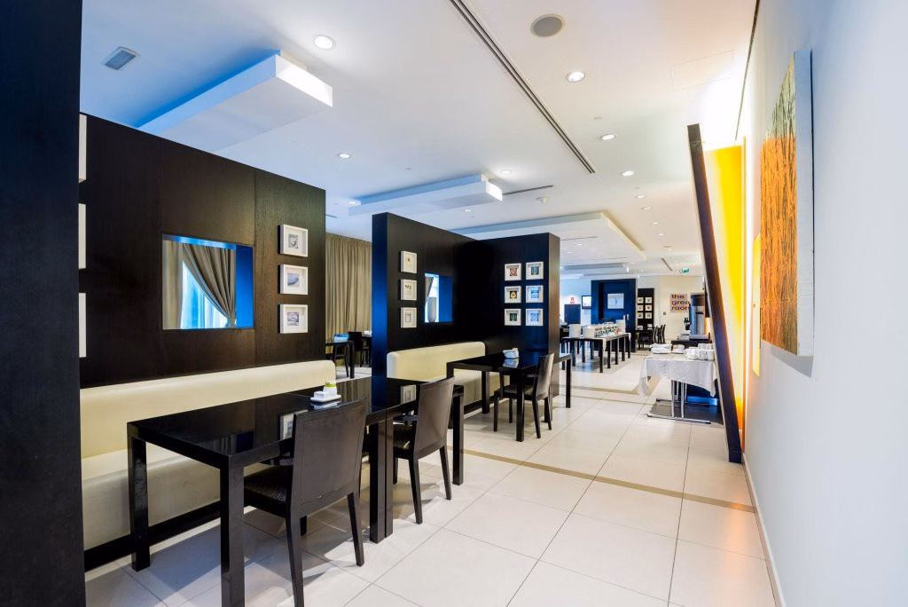 Holiday Inn Express Dubai Internet City an IHG Hotel