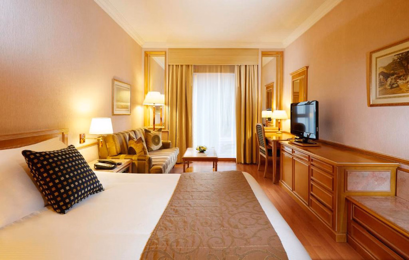 Millennium Plaza Downtown Suites