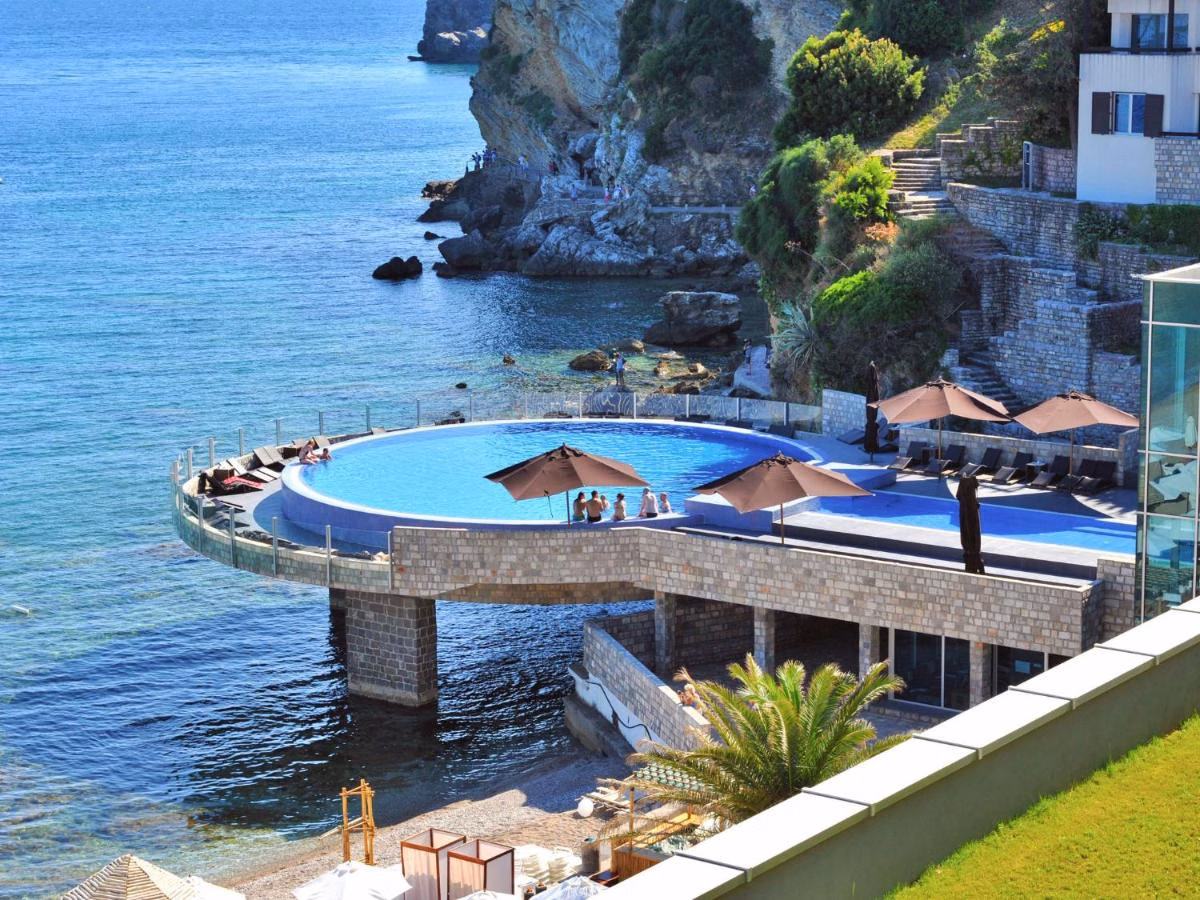 Avala Resort & Villas