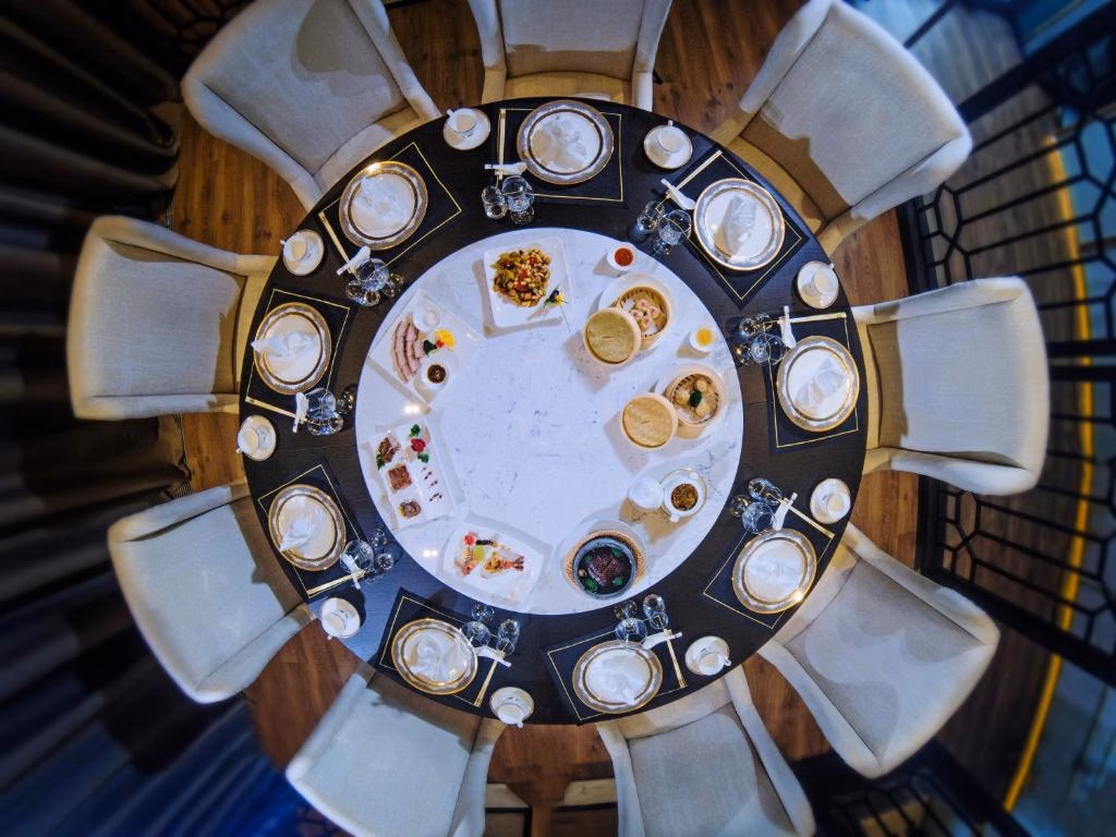 Maestral Resort & Casino