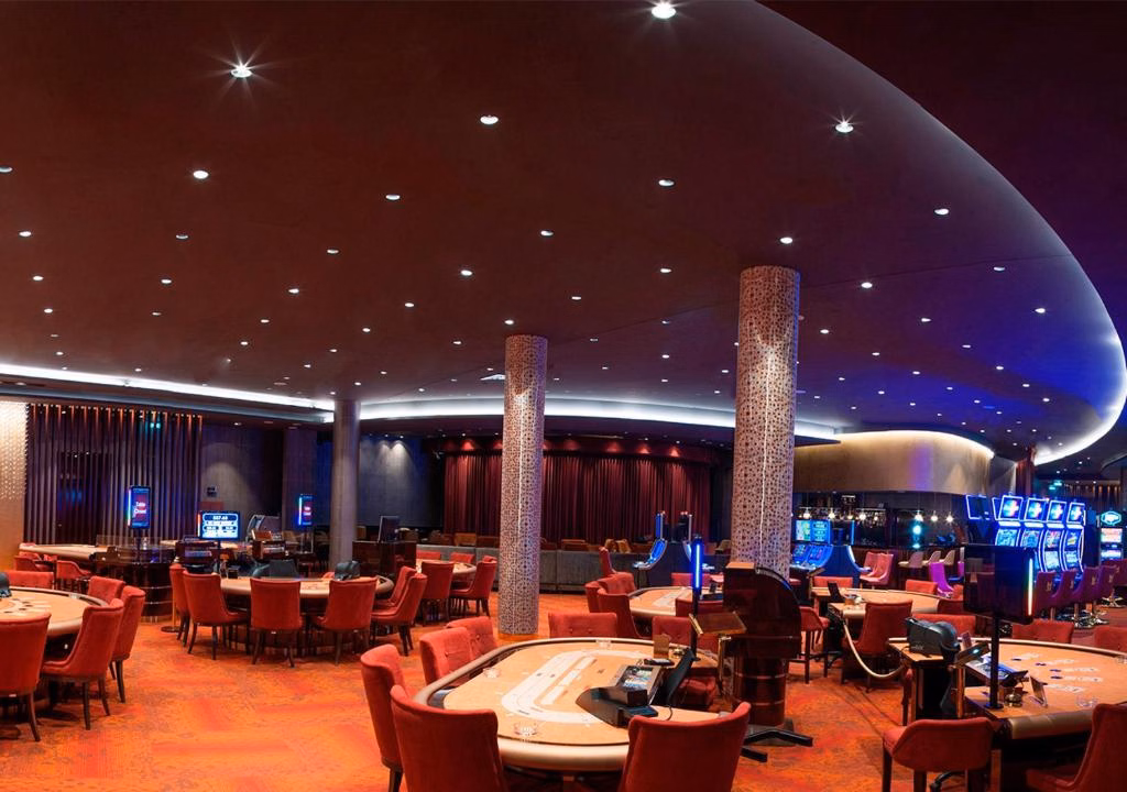 Maestral Resort & Casino