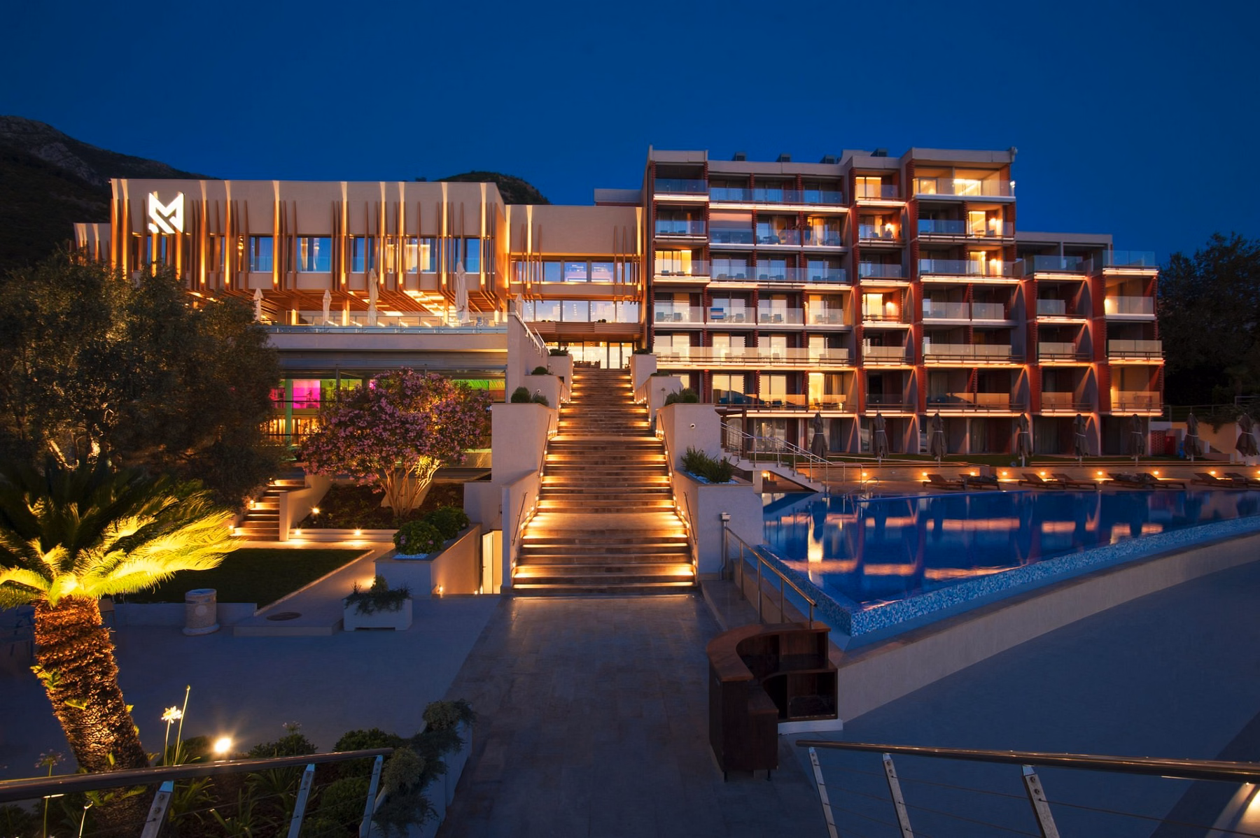 Maestral Resort & Casino