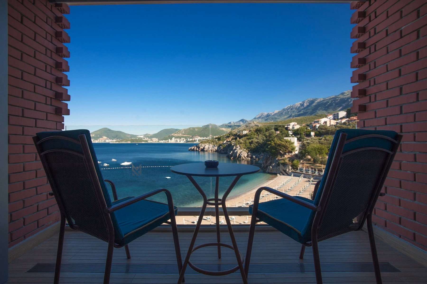 Maestral Resort & Casino