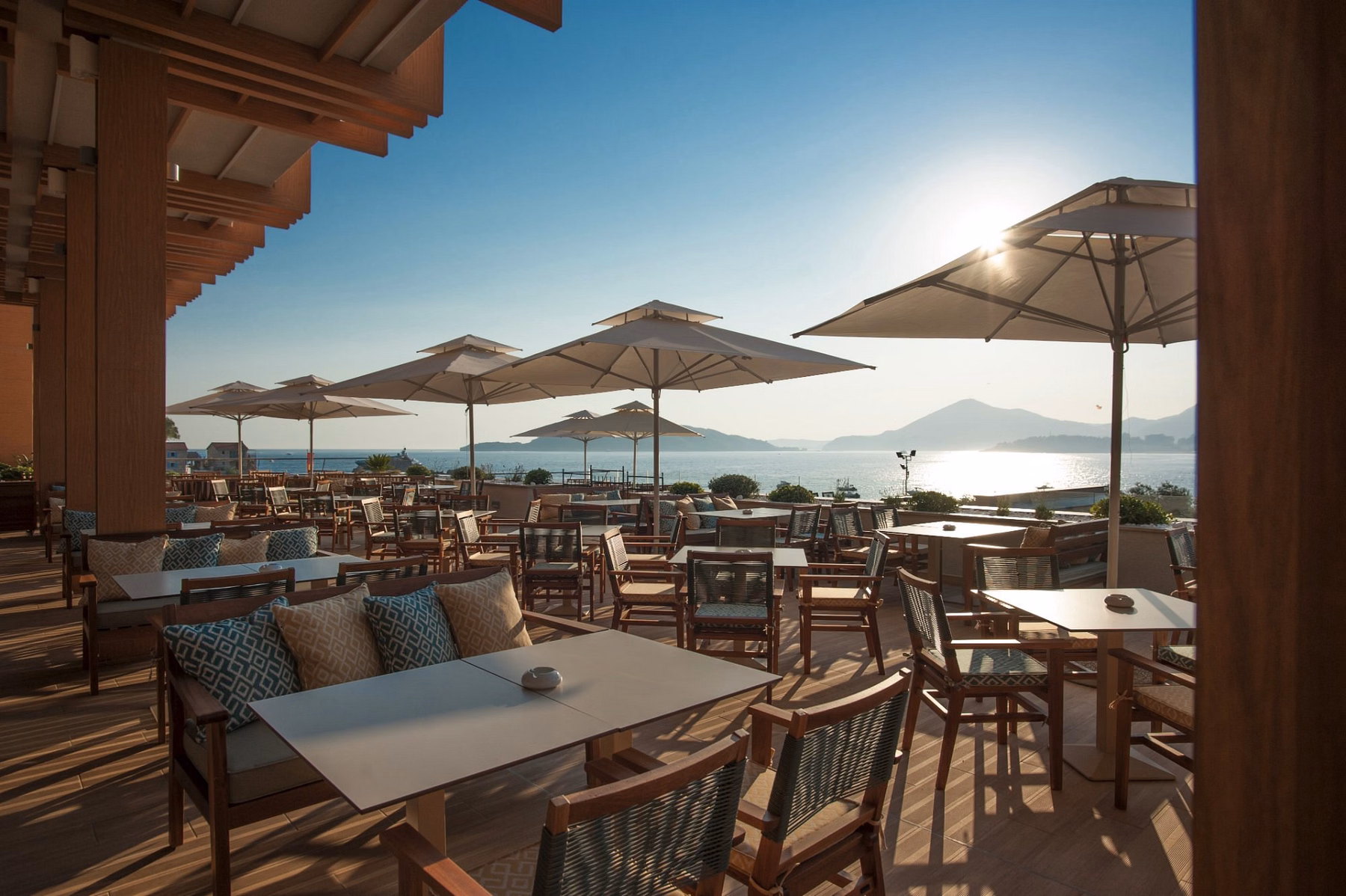 Maestral Resort & Casino