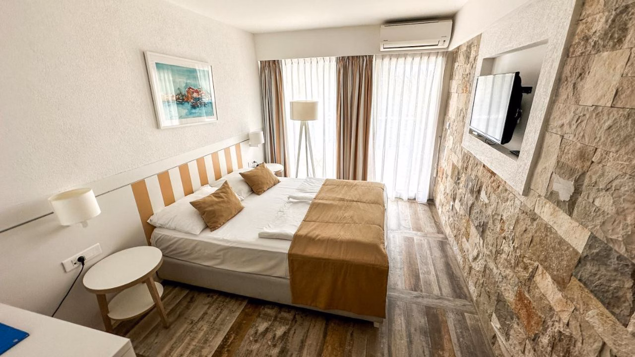 Castellastva Hotel