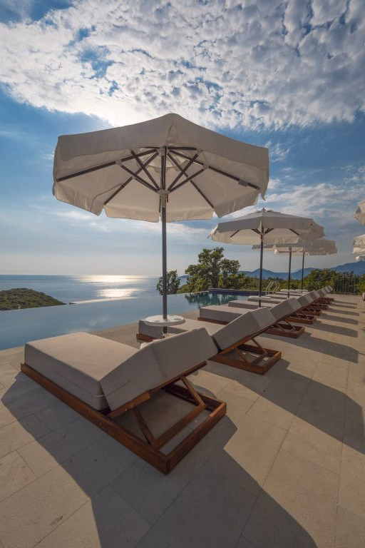 Vivid Blue Serenity Resort Hotel