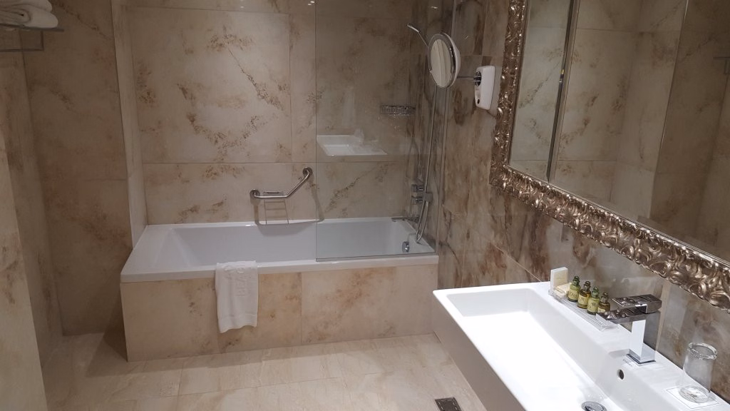 Adams Beach Hotel & Spa