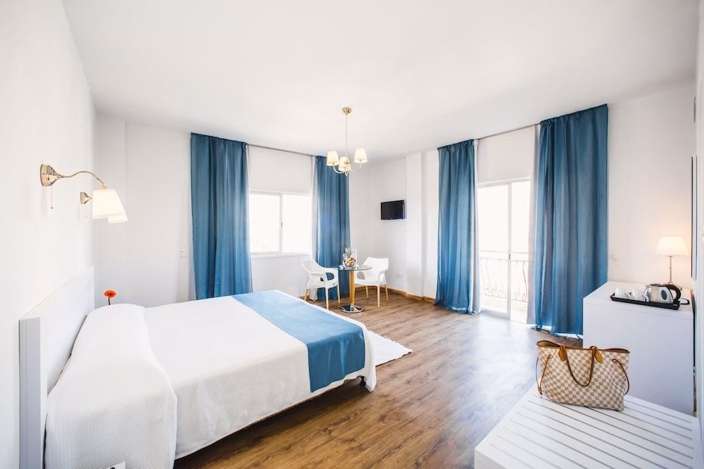 Mikes Kanarium City Hotel