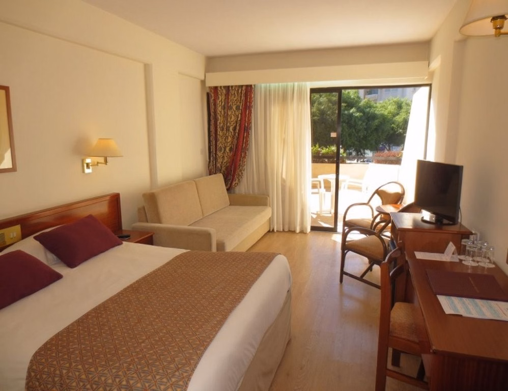 Kapetanios Odysseia Hotel