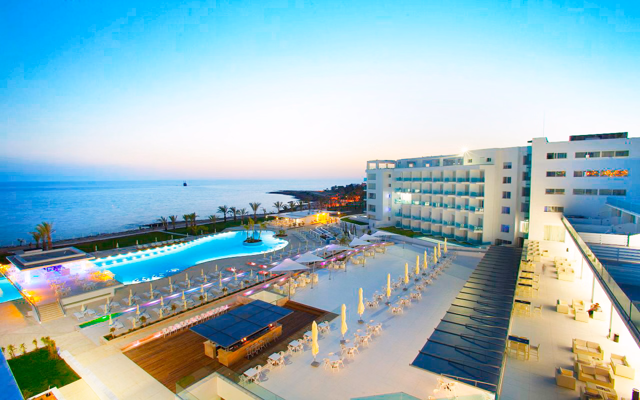 King Evelthon Beach Hotel
