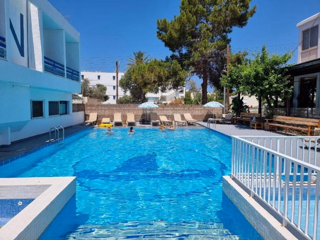 Nereus Hotel