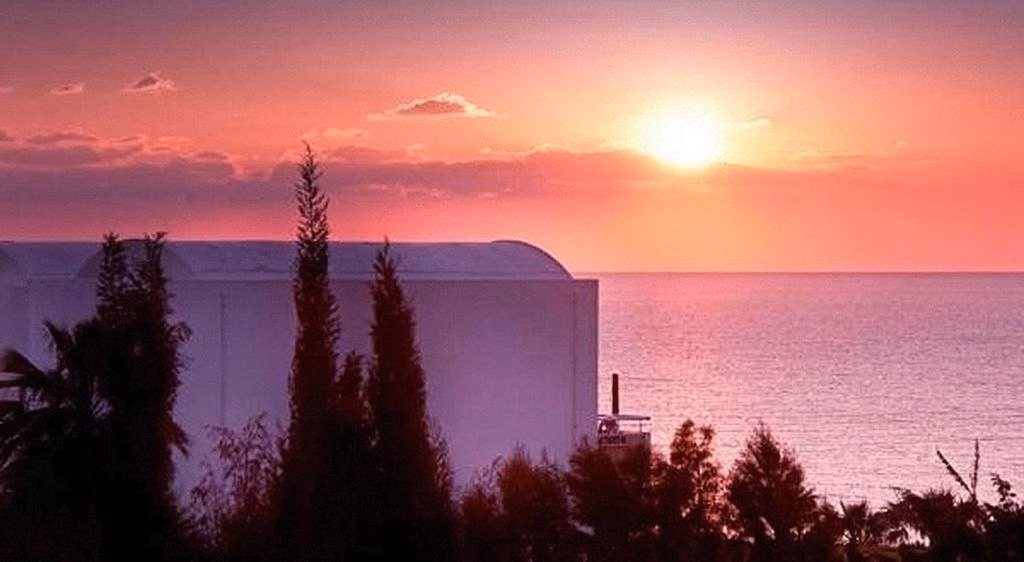Theo Sunset Bay Hotel