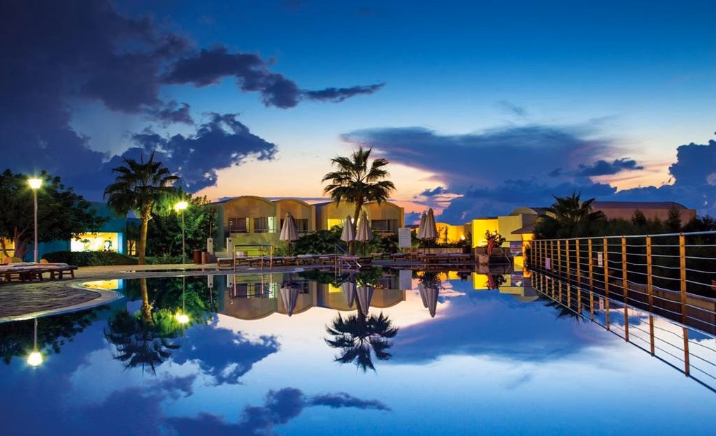 Theo Sunset Bay Hotel