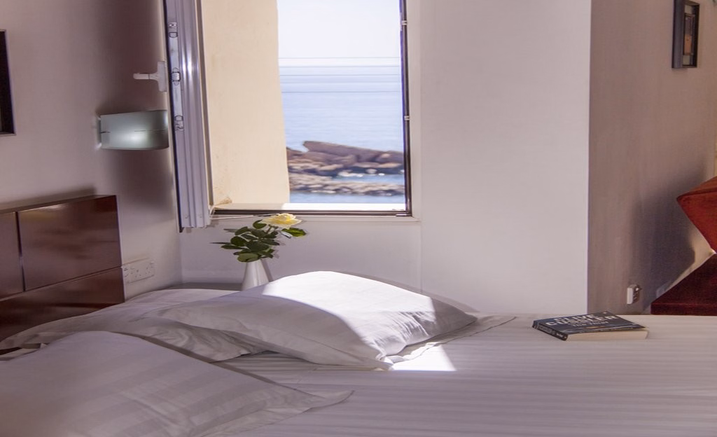 Theo Sunset Bay Hotel