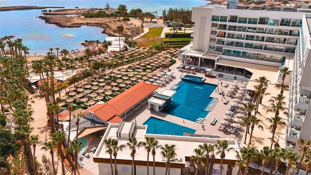 Cavo Maris Beach Hotel