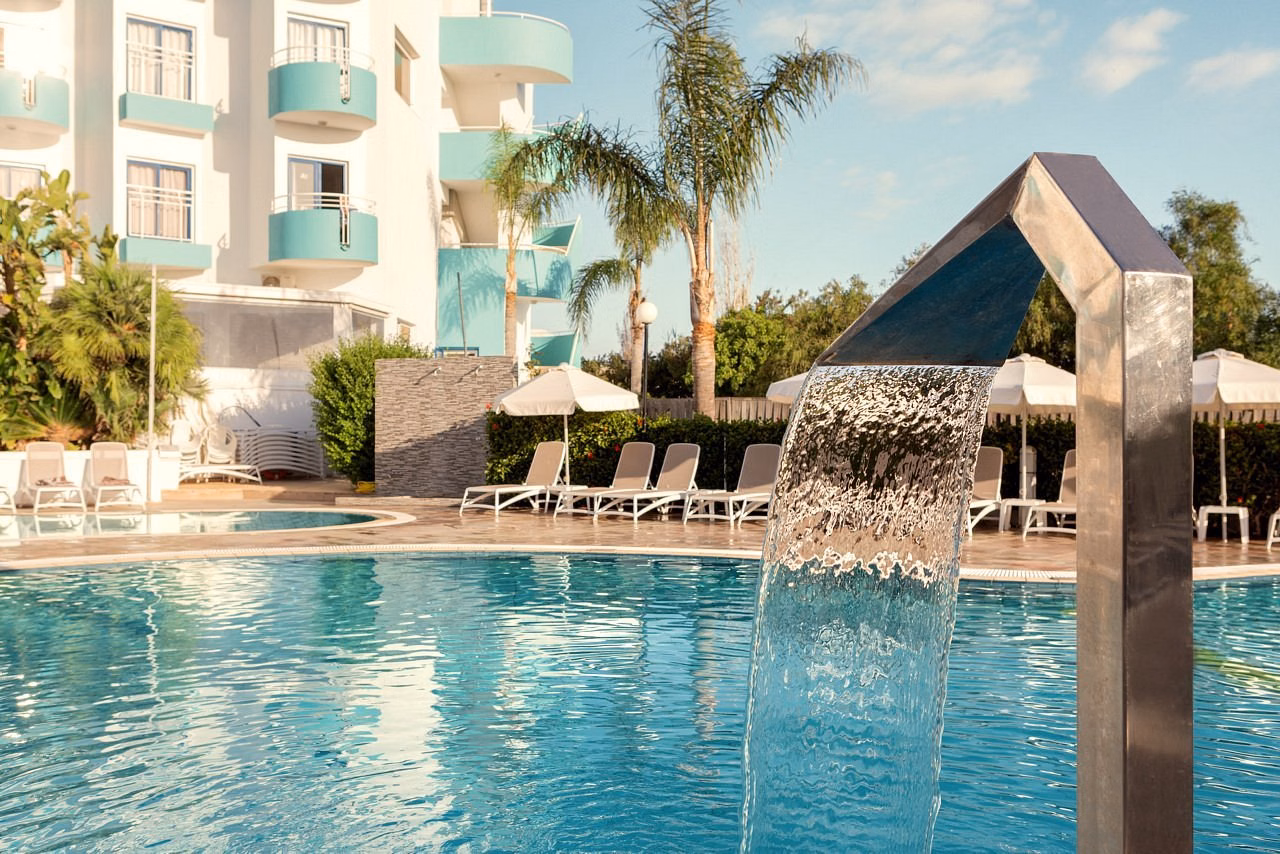 Lantiana Gardens ApartHotel