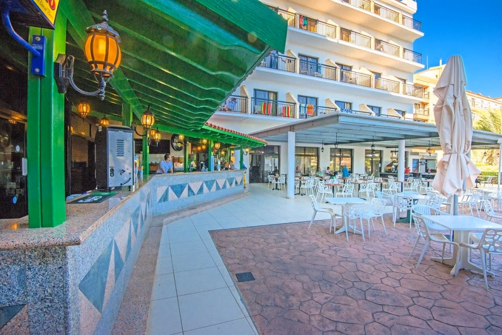 Tsokkos Gardens Hotel & Apartments
