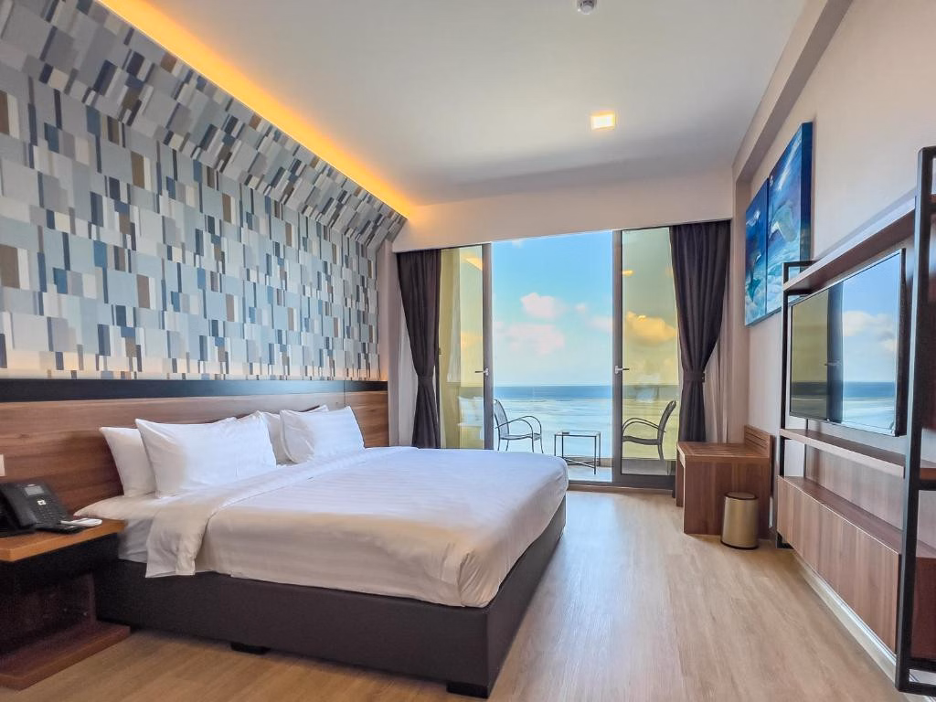 Triton Prestige Seaview and Spa