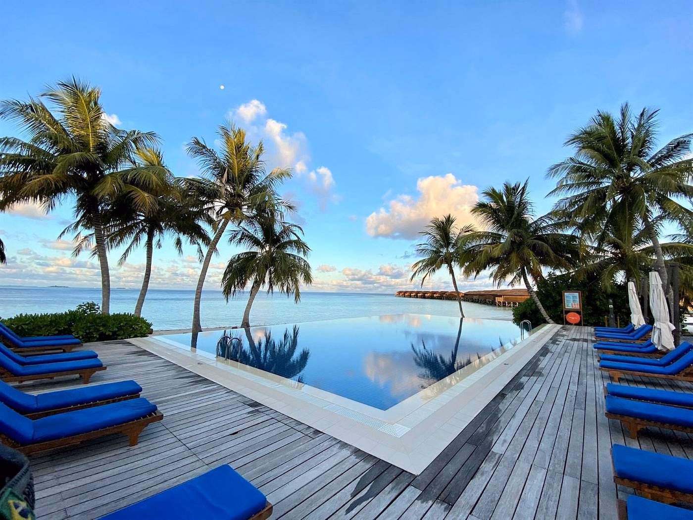 Vilamendhoo Island Resort & Spa