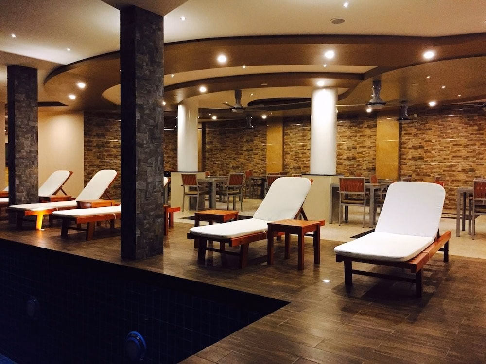 Triton Beach Hotel & Spa