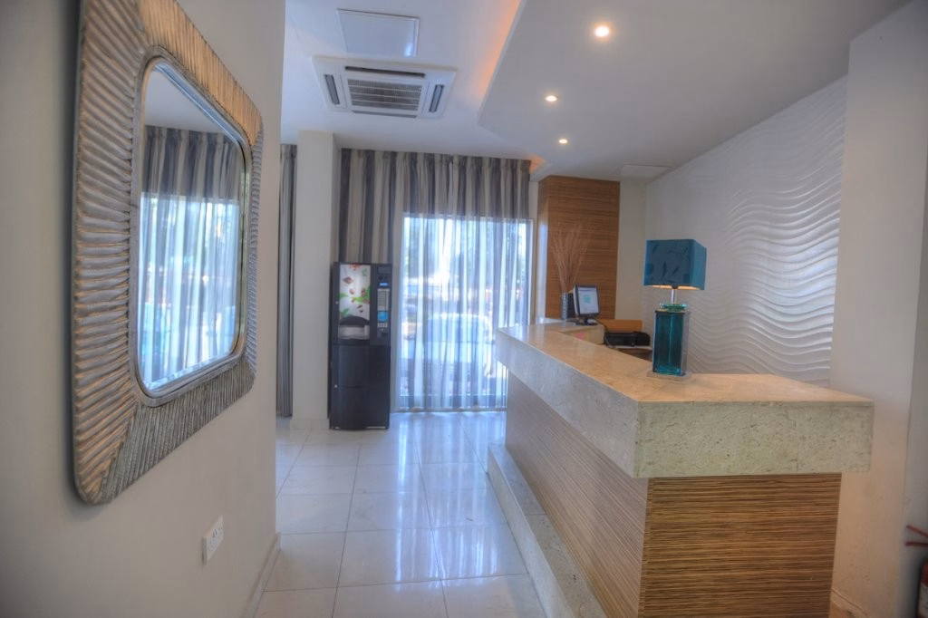 Carlton Hotel