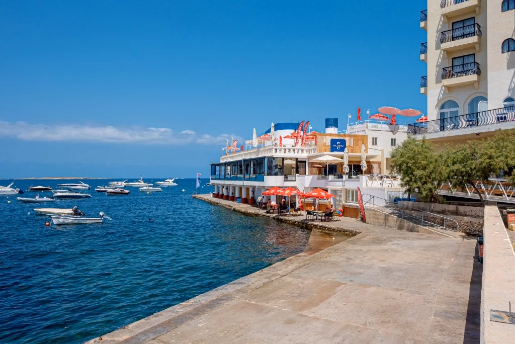 Gillieru Harbour Hotel