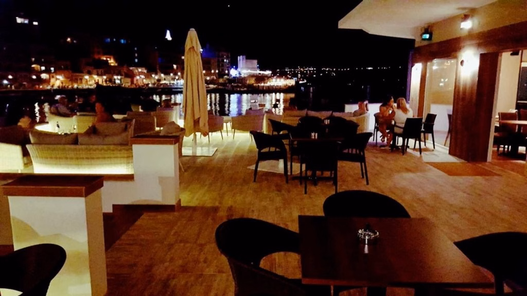 Gillieru Harbour Hotel