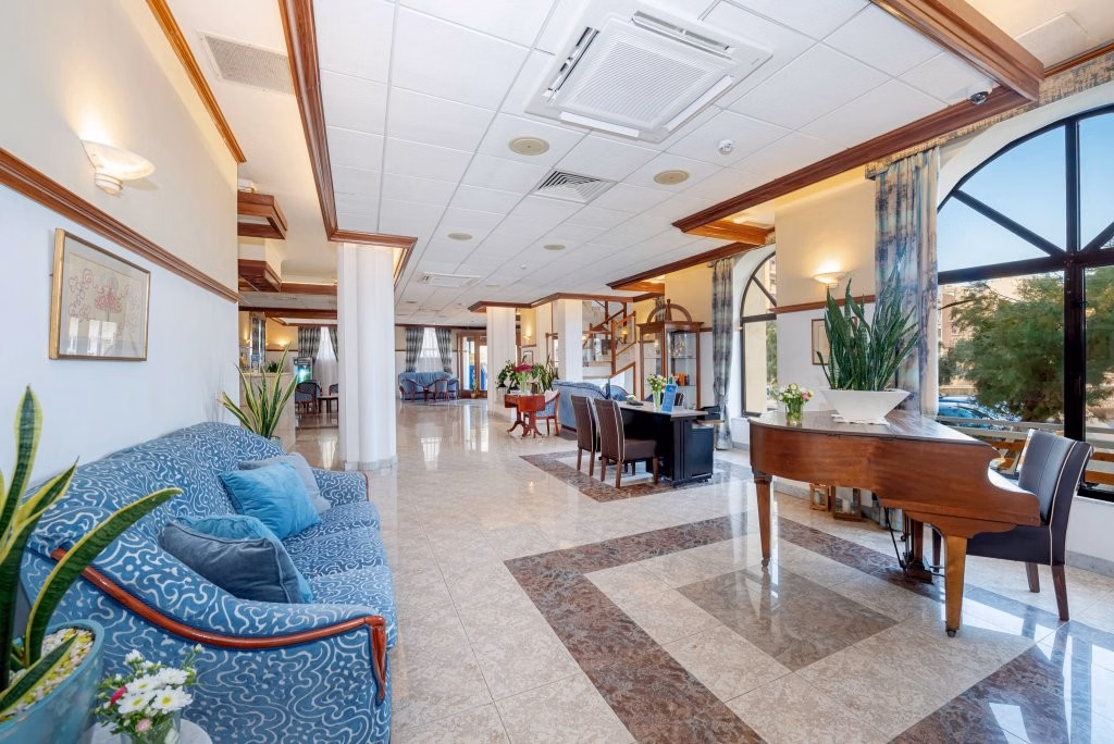 Gillieru Harbour Hotel