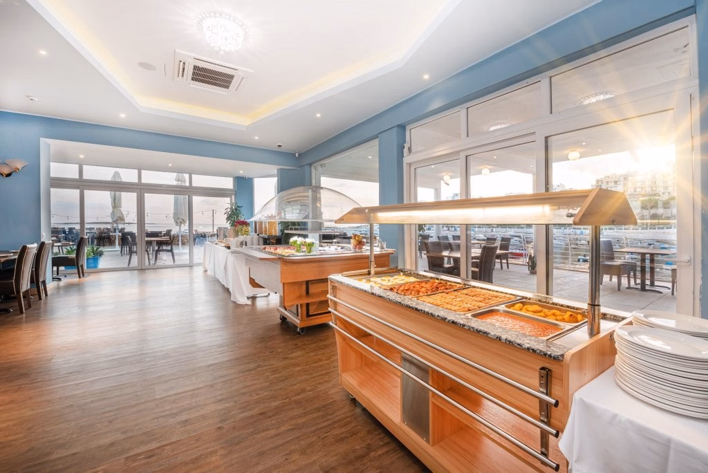 Gillieru Harbour Hotel