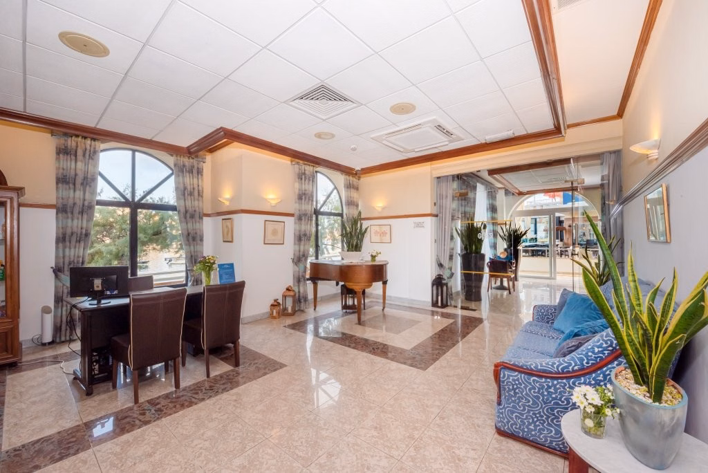 Gillieru Harbour Hotel