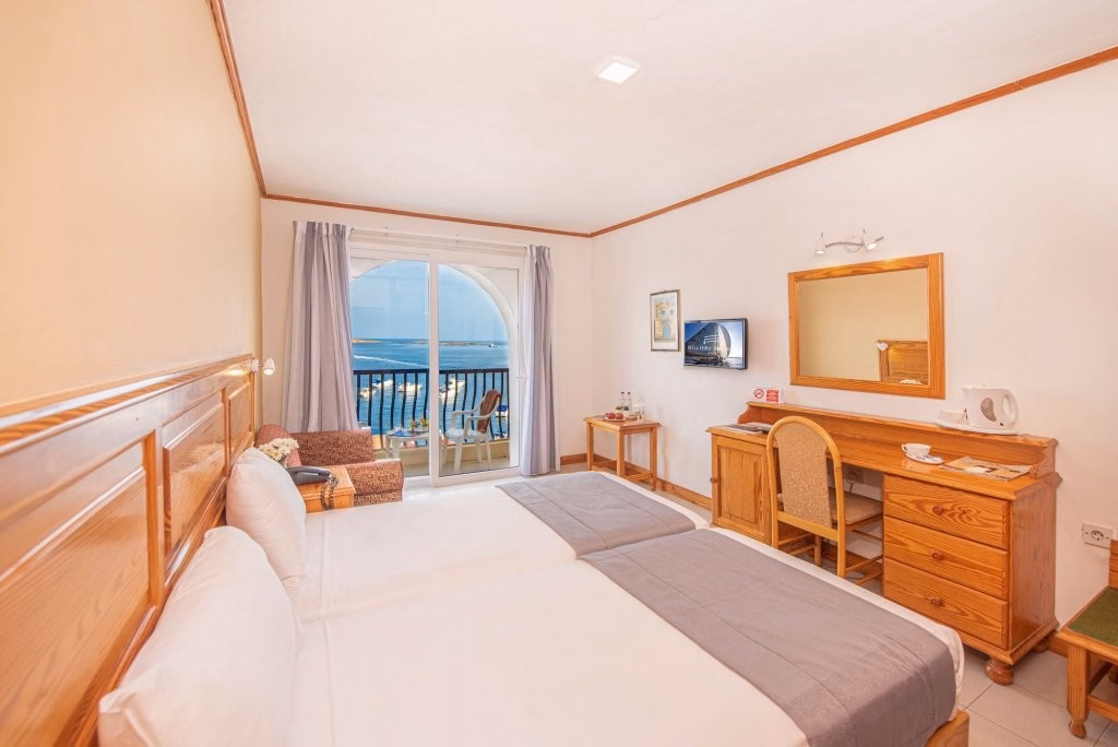 Gillieru Harbour Hotel