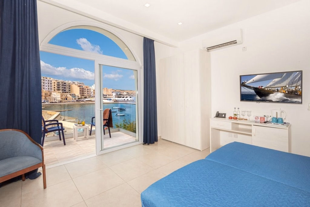 Gillieru Harbour Hotel