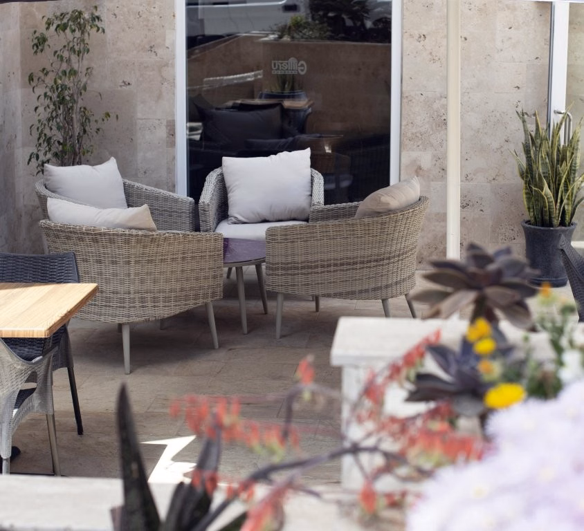 Gillieru Harbour Hotel