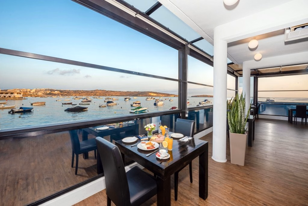 Gillieru Harbour Hotel