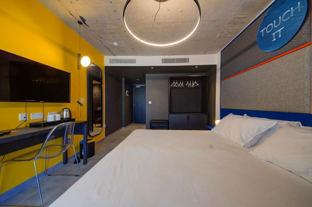 IKYK Hotel - IK Collection