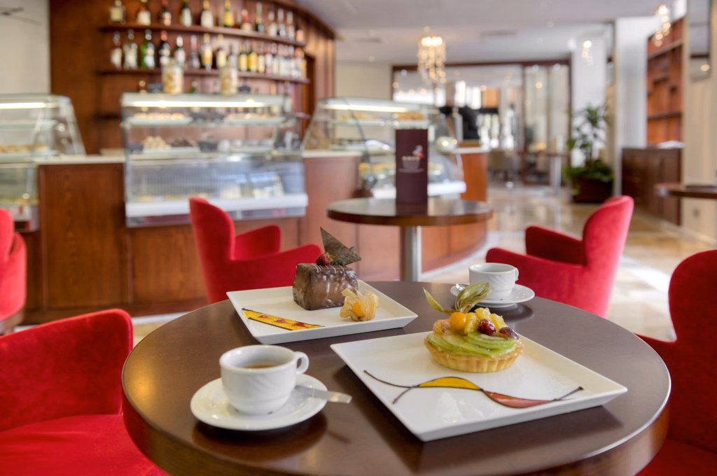 Marina Hotel Corinthia Beach Resort