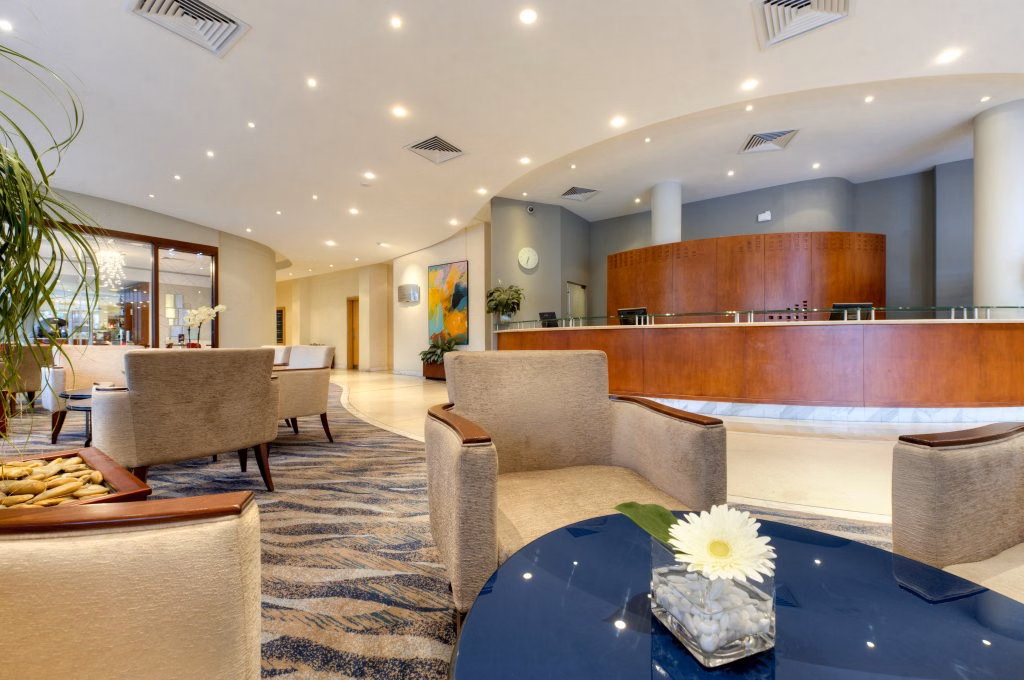 Marina Hotel Corinthia Beach Resort